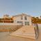 2 bedrooms villa with sea view private pool and enclosed garden at Favara