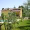 2 bedrooms house with shared pool enclosed garden and wifi at Mogliano