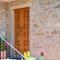 One bedroom appartement with shared pool enclosed garden and wifi at Caprese Michelangelo