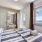 Beachfront villas with hot tubs Sun Garden