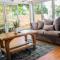 Modern Spacious Cottage with Hot Tub, Flora Studio