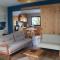 Porto Pim Guest House