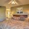 Serene Desert Escape with Porch and Resort-Style Perks - 土桑