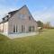 Soothing Holiday Home with Recreation Room - Sint-Amands