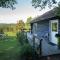 Open wooden chalet built against a hill - Франкоршам