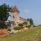 Renovated dovecot with pool in the vineyards near Bordeaux