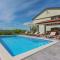 Spacious Apartment in Pazin with Pool - Cerovlje