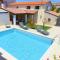 Cozy Holiday Home in Valtura with Swimming Pool - Valtura
