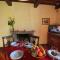 Farmhouse with private terrace, garden and pool, overlooking the town of Cortona