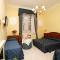 Caroline Suite