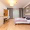 Wolska Residence Apartments with Parking by Noclegi Renters