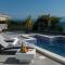 Luxury Villa Happiness Private Pool, Jacuzzi, Sauna & Gym Near the Beach