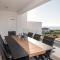 Dino 2 luxury apartment with pool