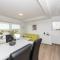 Dino 2 luxury apartment with pool