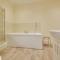 Scarborough Penthouse, private balcony, superb views, lift, reserved free parking