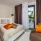 Luxury Beachfront Villa Trogir 2 with private pool, jacuzzi and gym at the beach on Ciovo - Okrug Gornji - Trogir (Traù)