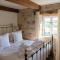 Woodpecker Loft at Millfields Farm Cottages - Ashbourne