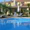 3 bedrooms apartement at Lago 450 m away from the beach with shared pool enclosed garden and wifi