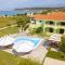 One bedroom appartement at Ljubac 300 m away from the beach with sea view shared pool and garden