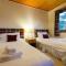Eagle Lodge with stunning loch and mountain view