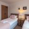 Beachview-Holiday Flat 2- Sleeps8