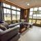 Jinsa Lakeside View Resort