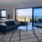 Oַ&O Group- Cool & Urban Apt Luxury Tower Sea View