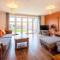 Modern Townhouse - Sleeps up to 6
