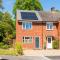 2 bed house close to Town Centre
