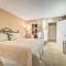 6 Mi to El Paseo Gem with Pool Access!