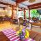 Yaang Come Village Hotel
