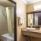 Econo Lodge Inn & Suites Escondido Downtown