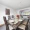 Spacious 5-Bed House in Aylesford - Snodland