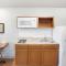 WoodSpring Suites Lake Charles - ليك تشارلز