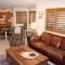 Woods Manor #302-A - Close to Main Street - Access to Indoor Hot Tub and Shuttle - Breckenridge