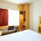 Ibis One Central