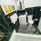 2 Rooms, Massage Seat, and free regulation parking street at weekends, THE BEST CHOICES!!