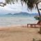 Khim Vouch Ay Rabbit island - Kep