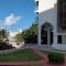 Studio oceanfront prime location