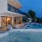 Luxury Villa Happiness Private Pool, Jacuzzi, Sauna & Gym Near the Beach