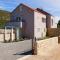 Villa Jure with heated pool, great garden, quiet location - Župa