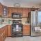 1 Mi to Shops and Dining Idyllic Lakeside Getaway! - أوساغ بيتش