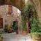 One bedroom appartement with shared pool enclosed garden and wifi at Montecastrilli