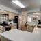110 Evian 2 BR Shipyard - 希尔顿黑德岛
