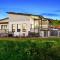 9 19 Troon Drive
