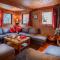 Chalet Côté Cœur, La Tania, with Outdoor Hot Tub and 7 Ensuite Rooms