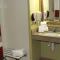 Red Roof Inn & Suites Detroit - Melvindale/Dearborn Red Roof Inn & Suites Detroit - Melvindale/Dearborn