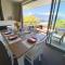 Tekau - Modern holiday apartment with lakeview