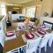 Tekau - Modern holiday apartment with lakeview