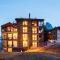 22 Summits Apartments